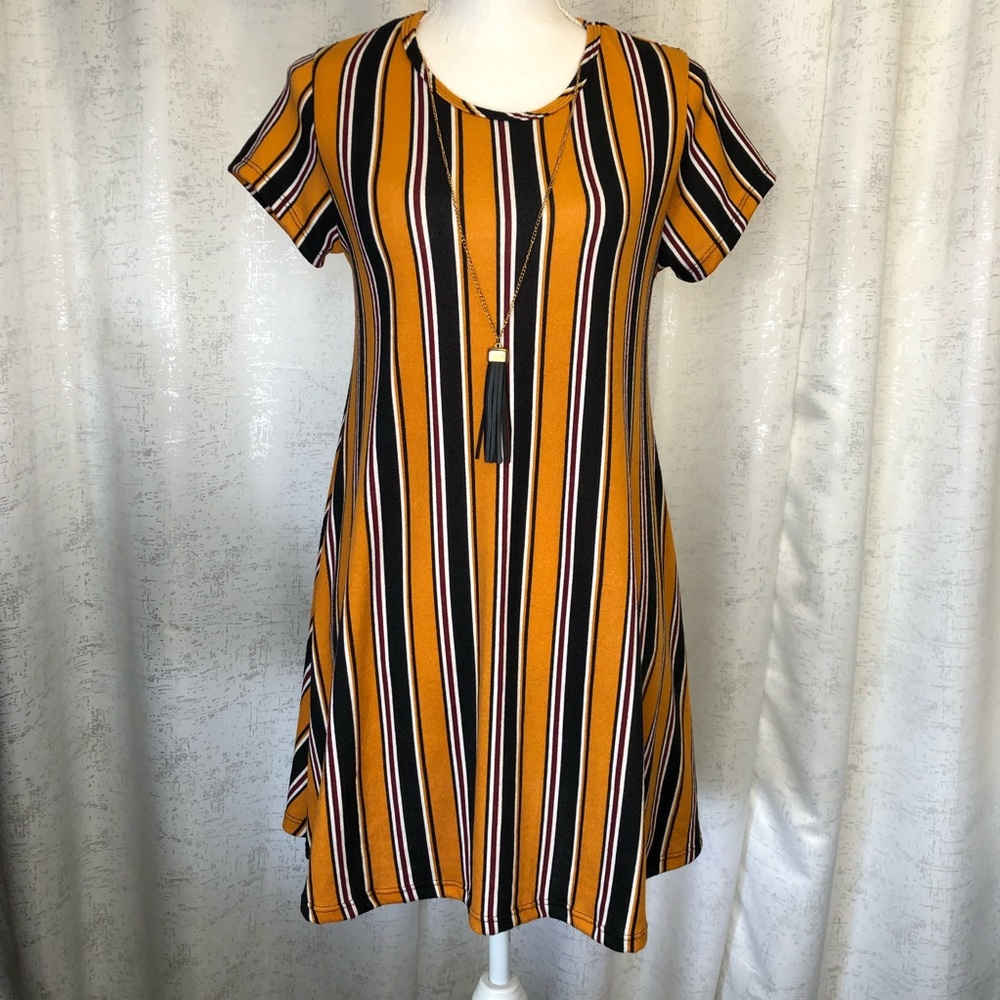 Short Sleeve Midi Dress - Picture 1 of 6